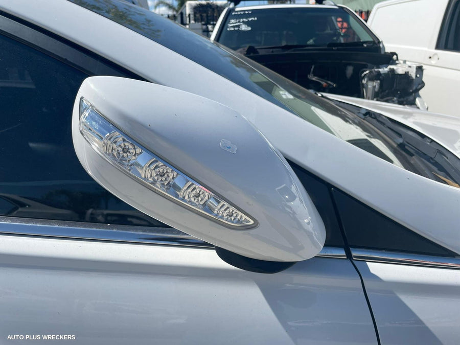 2010-2013 Hyundai I45 Rear Garnish