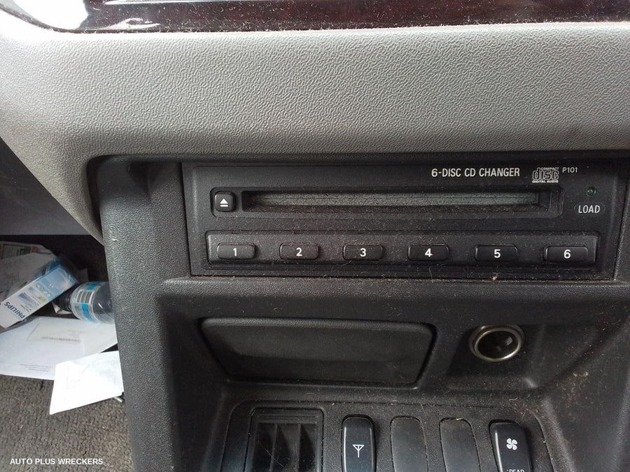 2001 Mitsubishi Pajero Left Rear Door Sliding