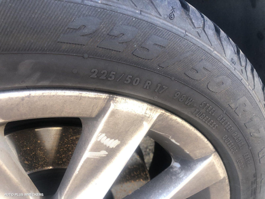 2014 Volkswagen Passat Left Taillight