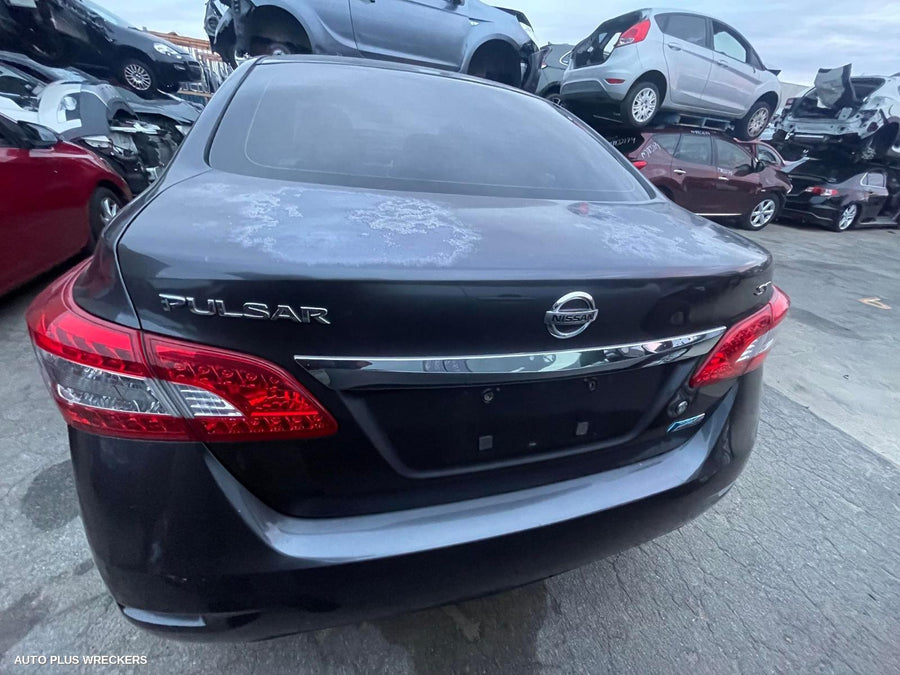 2013 Nissan Pulsar Left Taillight