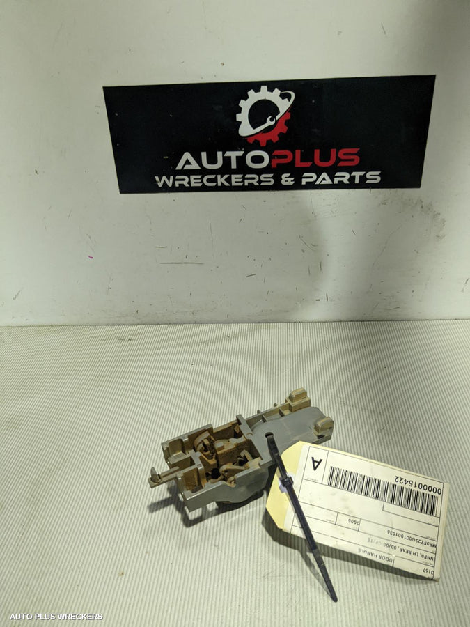 2005 Toyota Hilux Door Handle