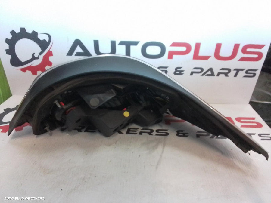 2007-2010 Bmw 5 Series Left Taillight