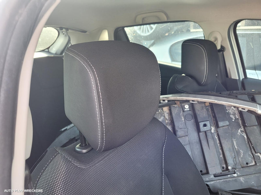 2014 Renault Clio Left Taillight