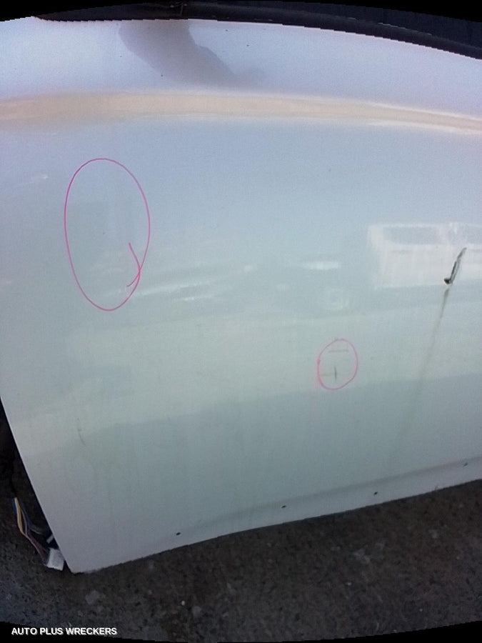 2019 Mitsubishi Outlander Left Front Door