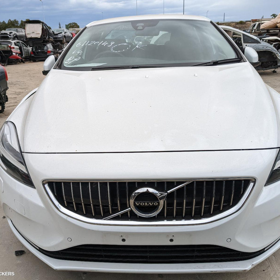 2018 Volvo S40 Front Seat