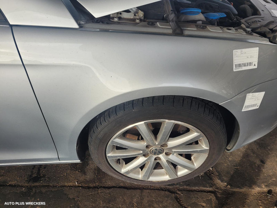2009 Volkswagen Eos Right Guard
