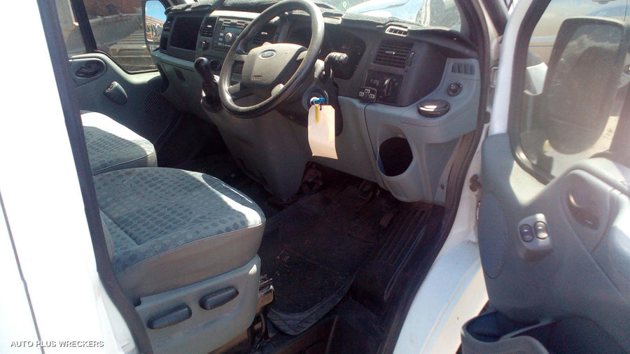 2009 Ford Transit Left Front Door