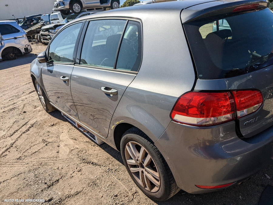 2009 Volkswagen Golf Right Taillight