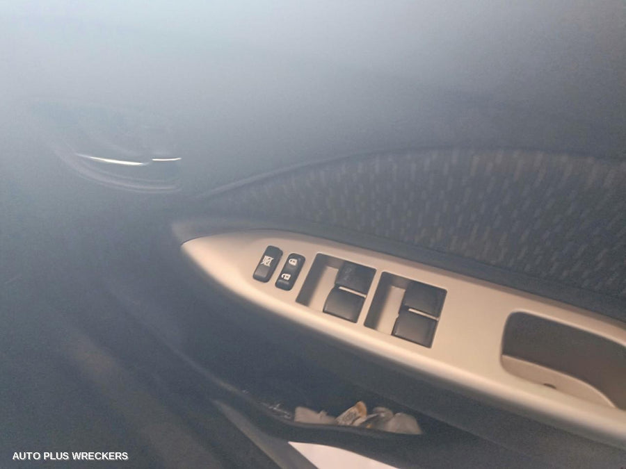 2009 Toyota Yaris Left Rear Door Window