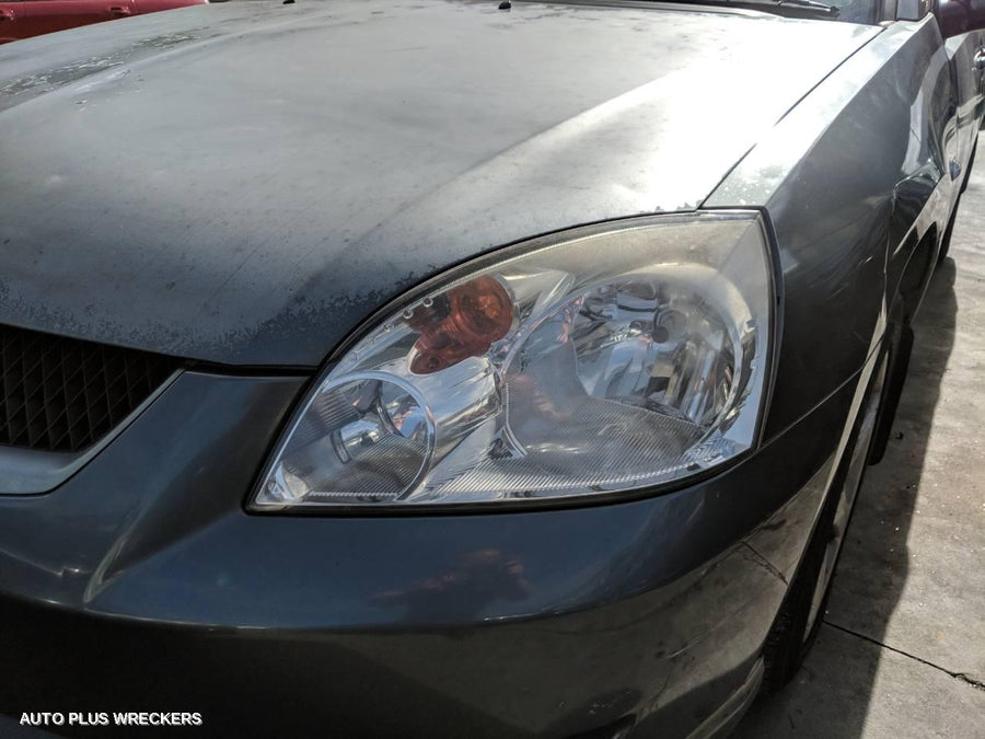 2007 Mitsubishi 380 Right Front Door