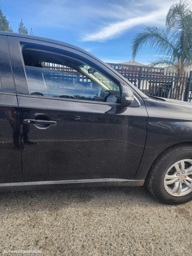 2014 Mitsubishi Outlander Left Rear Door Window