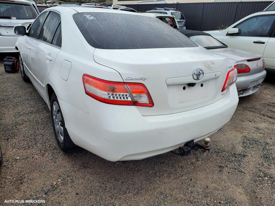 2010 Toyota Camry Rear Garnish