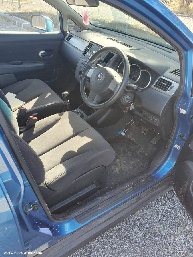 2006 Nissan Tiida Grille