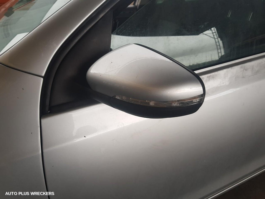 2010 Volkswagen Golf Left Taillight