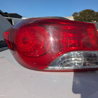 2012 Hyundai Elantra Left Taillight