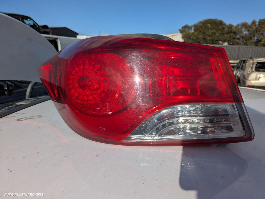 2012 Hyundai Elantra Left Taillight