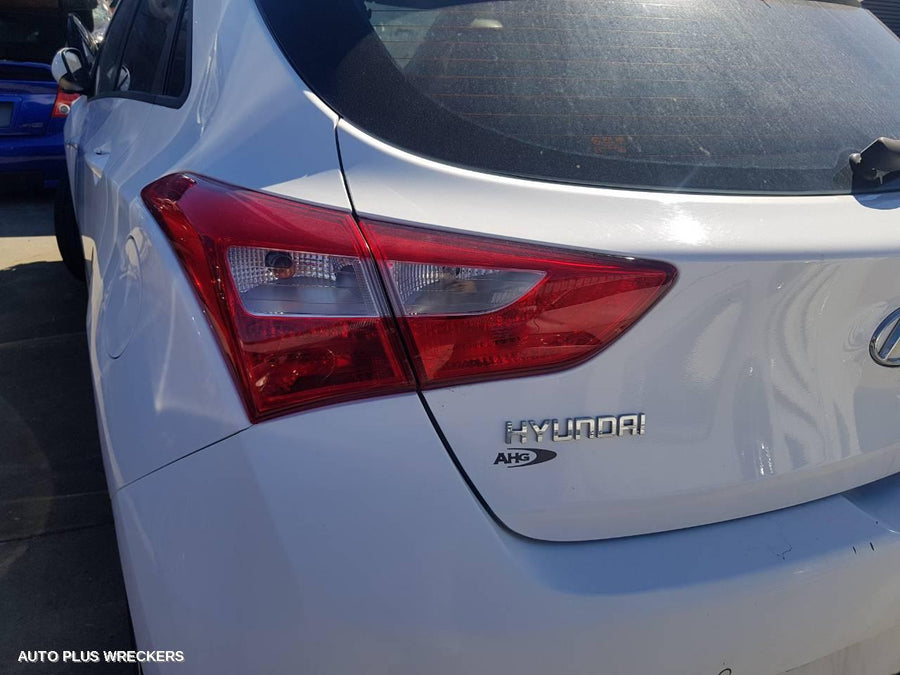 2012 Hyundai I30 Right Front Door Window