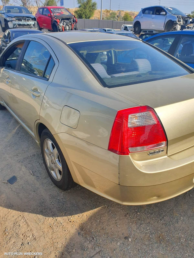 2006 Mitsubishi 380 Bootlid Tailgate