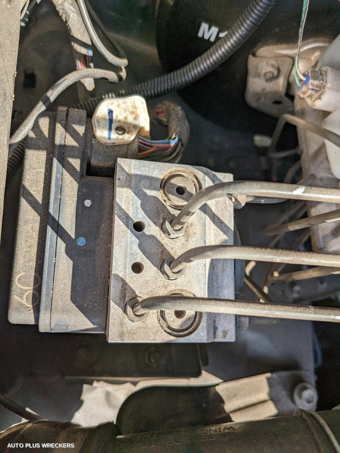 2007 Toyota Hilux Seatbelt Stalk