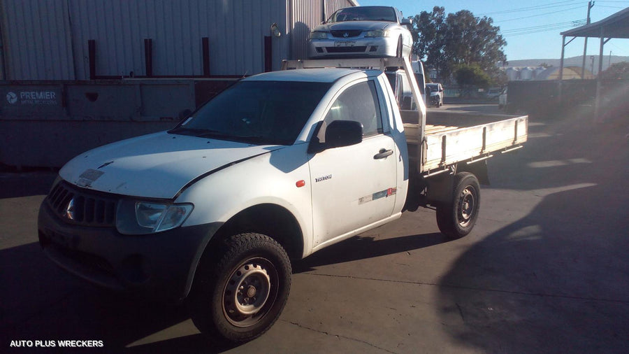 2007 Mitsubishi Triton Right Front Window Reg Motor