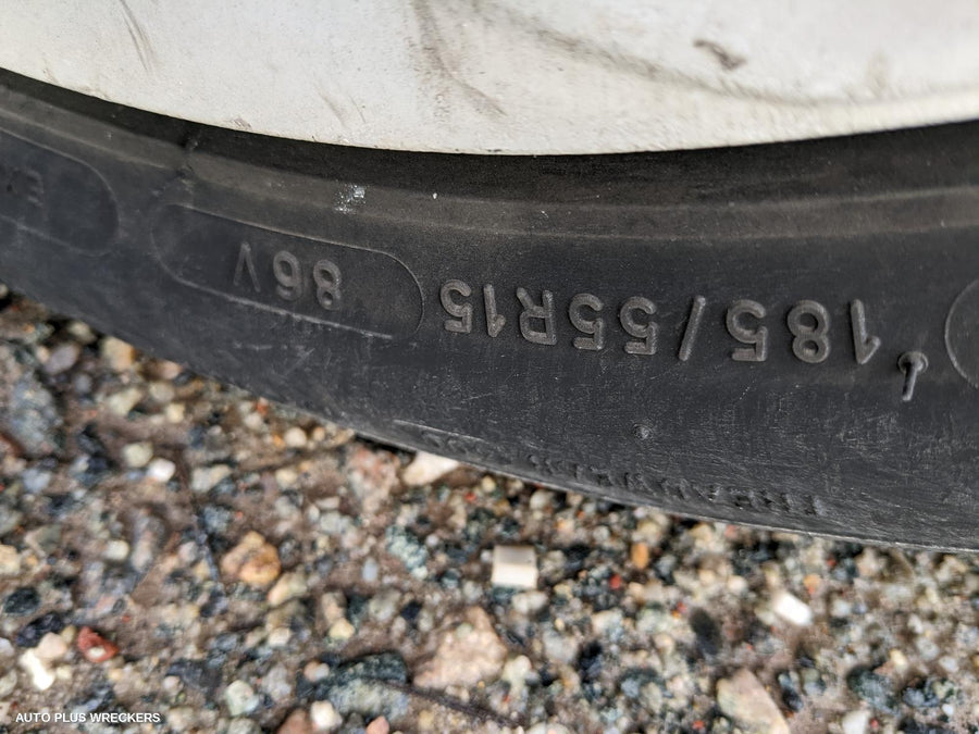 2011 Ford Fiesta Right Rear Door Sliding