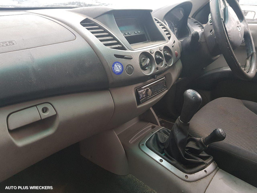 2007 Mitsubishi Triton Door Boot Gate Lock