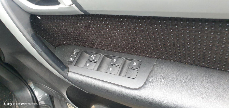 2016 Holden Captiva Courtesy Light