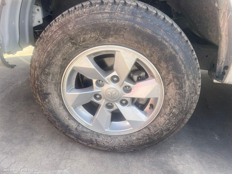 2017 Mitsubishi Triton Alternator