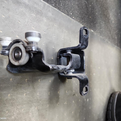 2015-2026 Mercedes Vito Door Hinge Runner