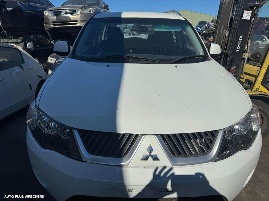 2009 Mitsubishi Outlander Rear Bumper