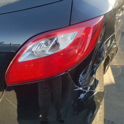 2010 Mazda 2 Right Rear Door Window