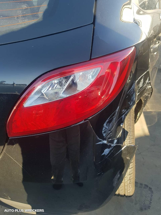 2010 Mazda 2 Right Rear Door Window