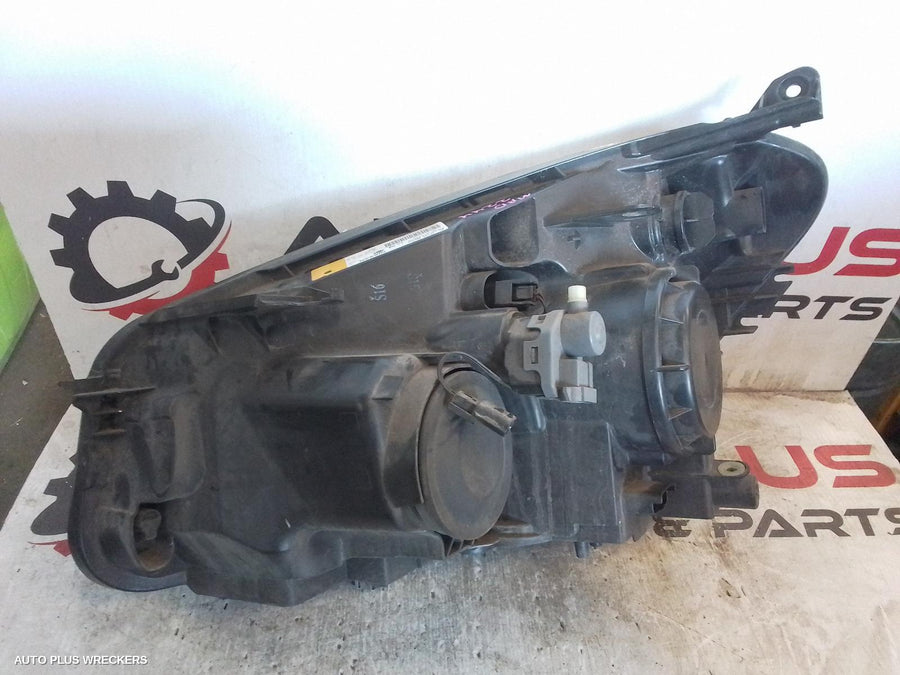 2011 Nissan Dualis Right Headlamp