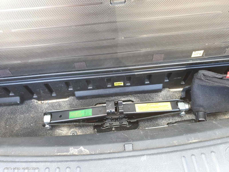 2011 Kia Sorento Right Indicator Fog Side