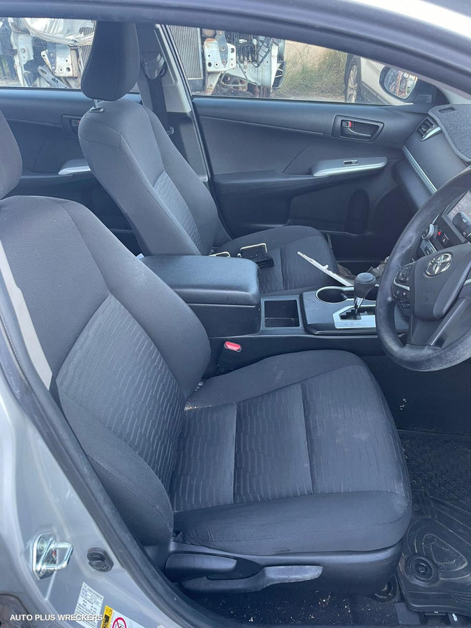 2017 TOYOTA CAMRY RIGHT REAR WND REG MOTOR