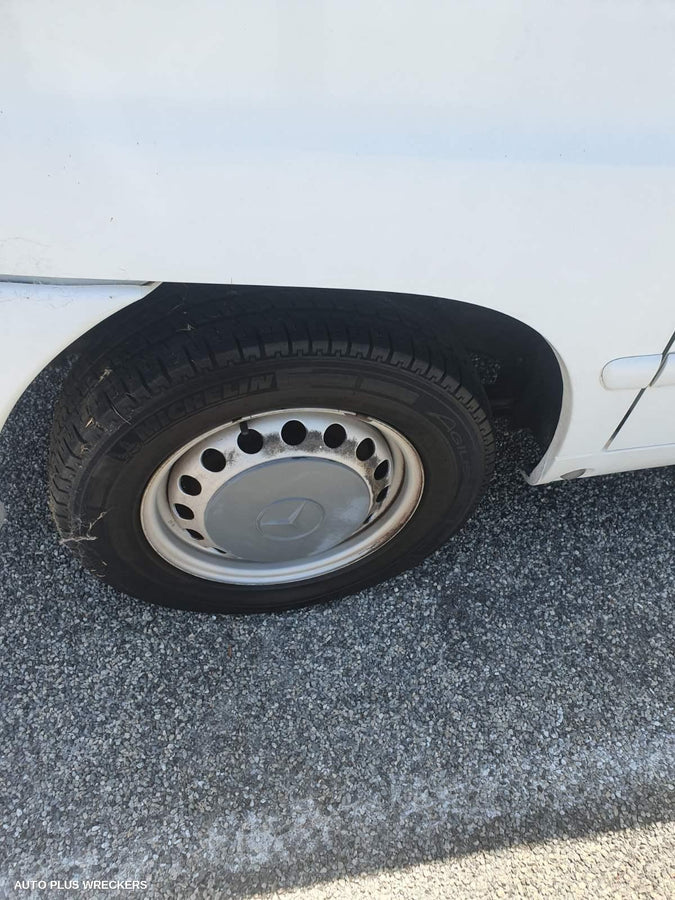 2004 Mercedes Vito Right Indicator Fog Side