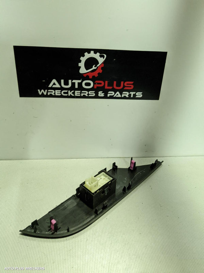 2016 Toyota Hilux Pwr Dr Wind Switch