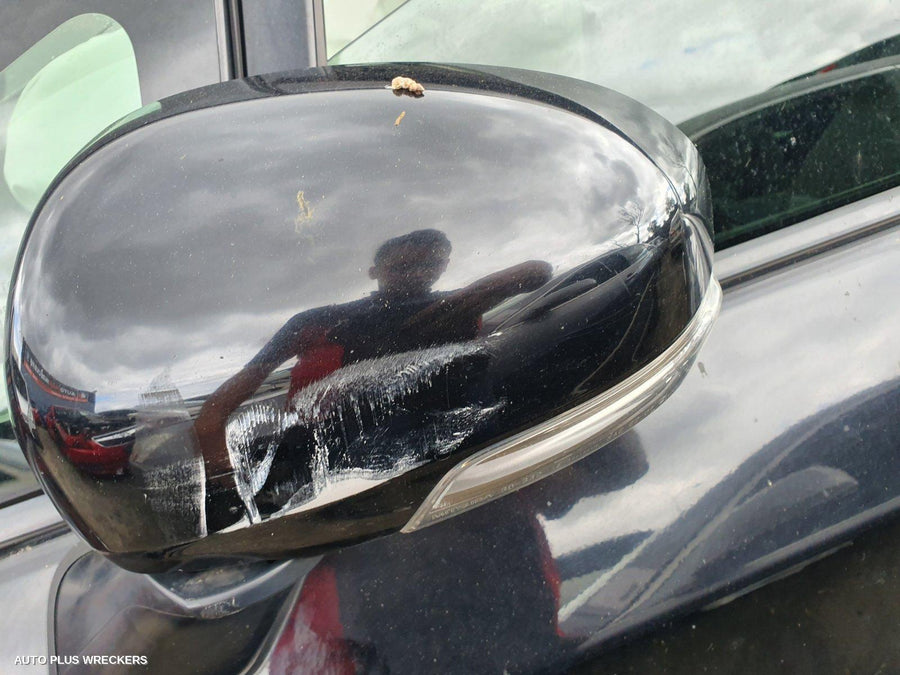 2010 Toyota Prius Left Door Mirror