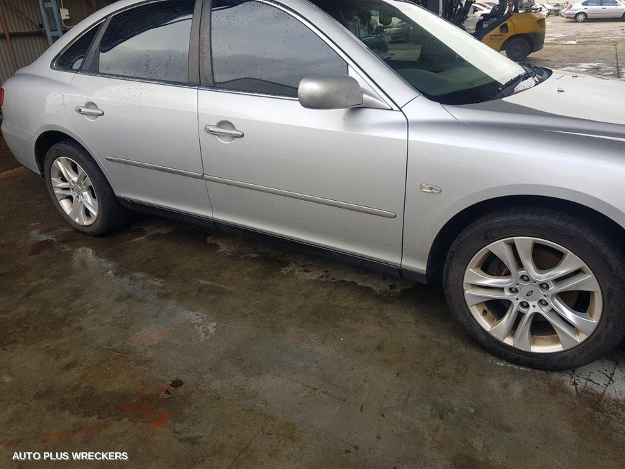 2006-2011 Hyundai Grandeur Right Rear Door Sliding