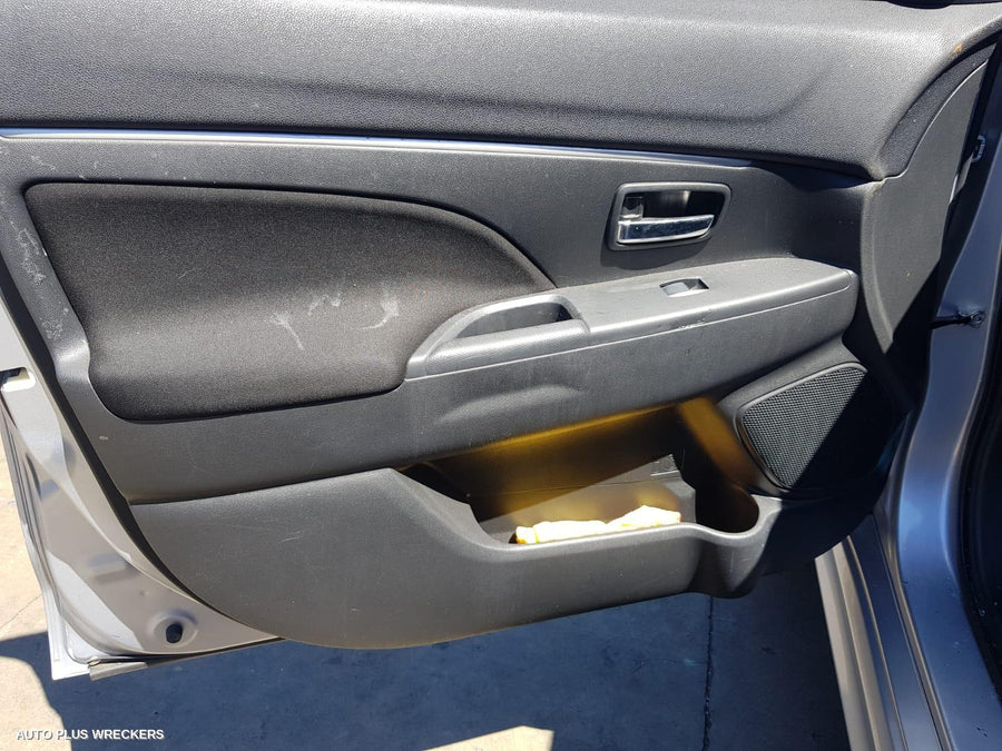 2012 Mitsubishi Asx Left Rear Door Sliding