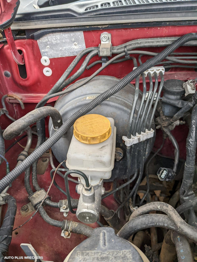 2008 Nissan Navara Left Guard