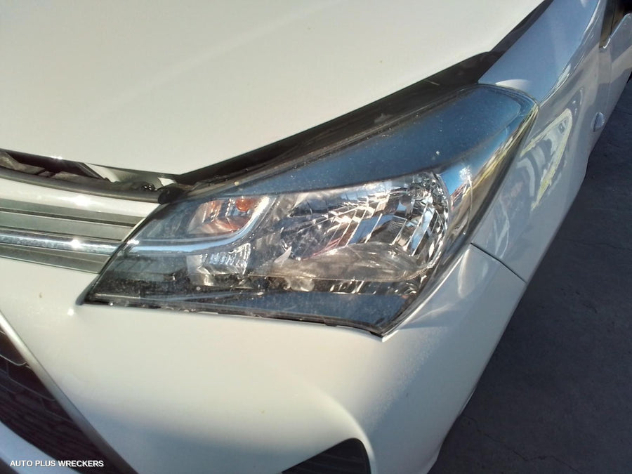 2014 Toyota Yaris Right Front Door Window