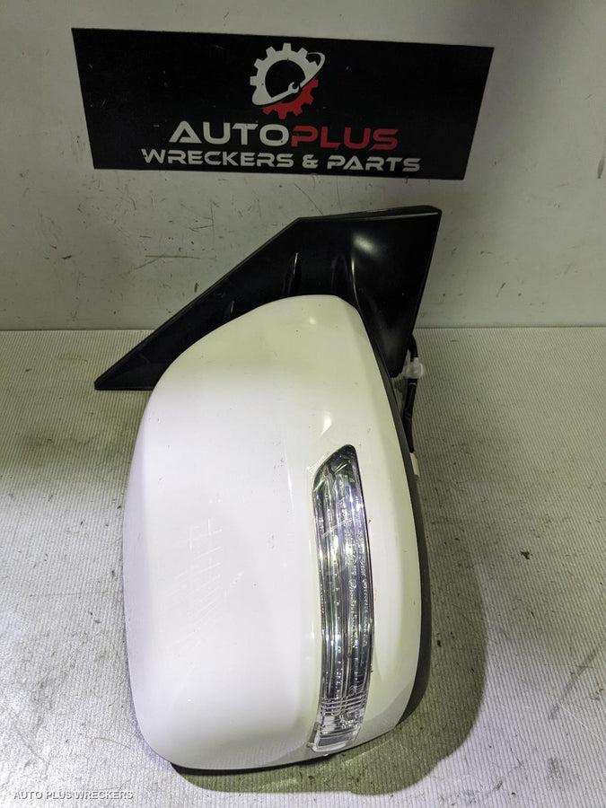 2017 Toyota Landcruiser Right Door Mirror