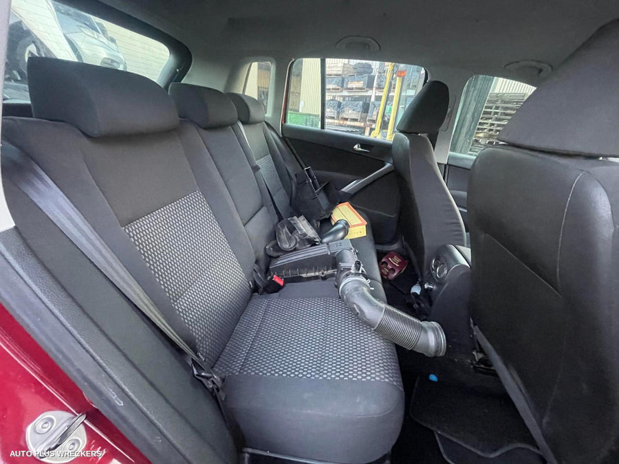 2009 Volkswagen Tiguan Right Rear Door Sliding