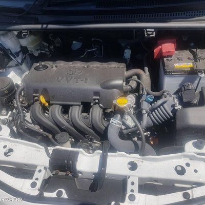 2013 TOYOTA YARIS RIGHT FRONT DOOR WINDOW