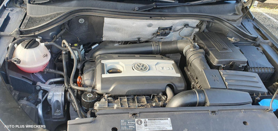 2010 Volkswagen Tiguan Left Headlamp