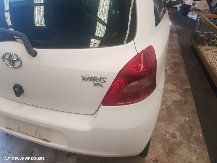 2007 Toyota Yaris Sunvisor