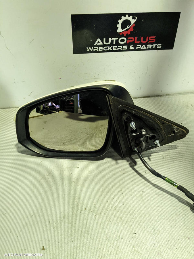 2015 Toyota Kluger Left Door Mirror