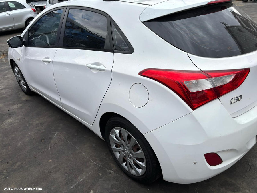 2014 Hyundai I30 Gear Stick Shifter