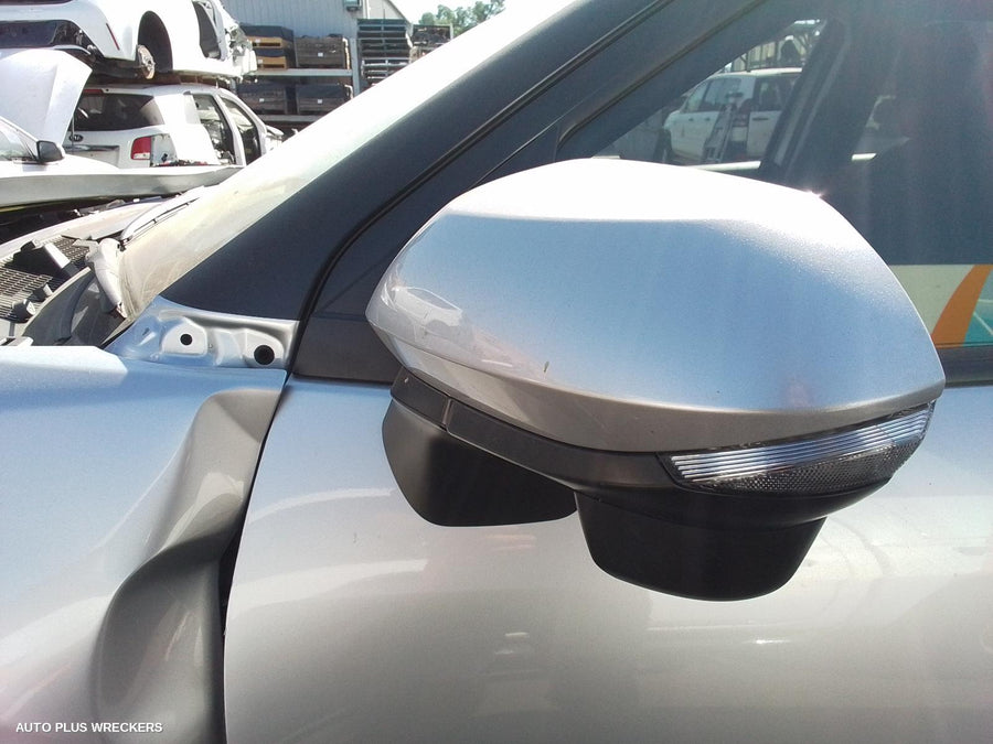 2022 Toyota Yaris Cross Right Door Mirror